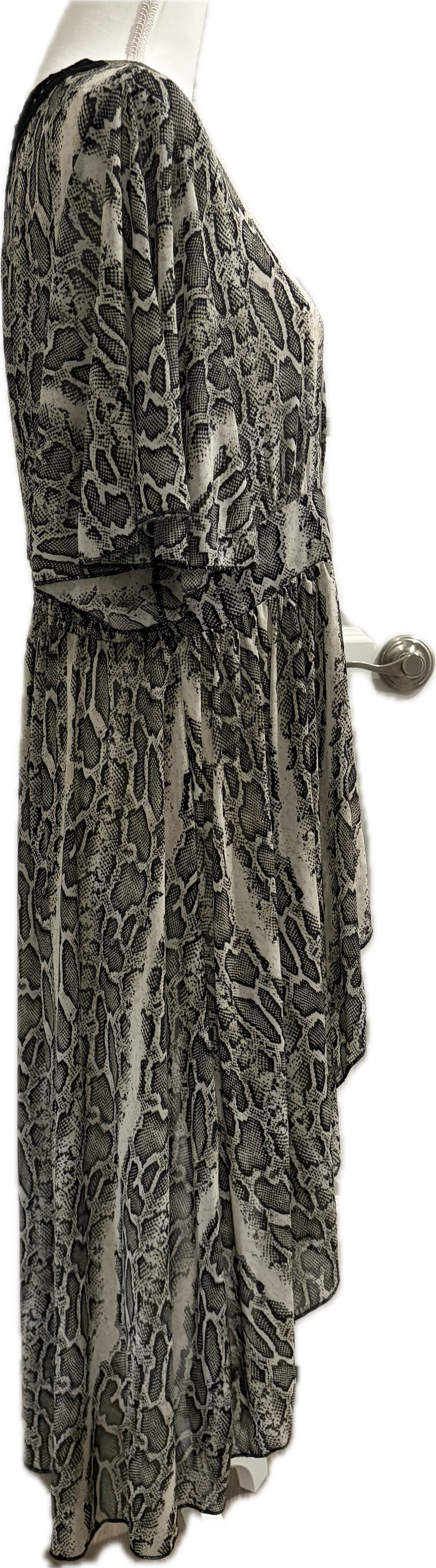 Hi/Low Plus Curve Snakeskin Duster