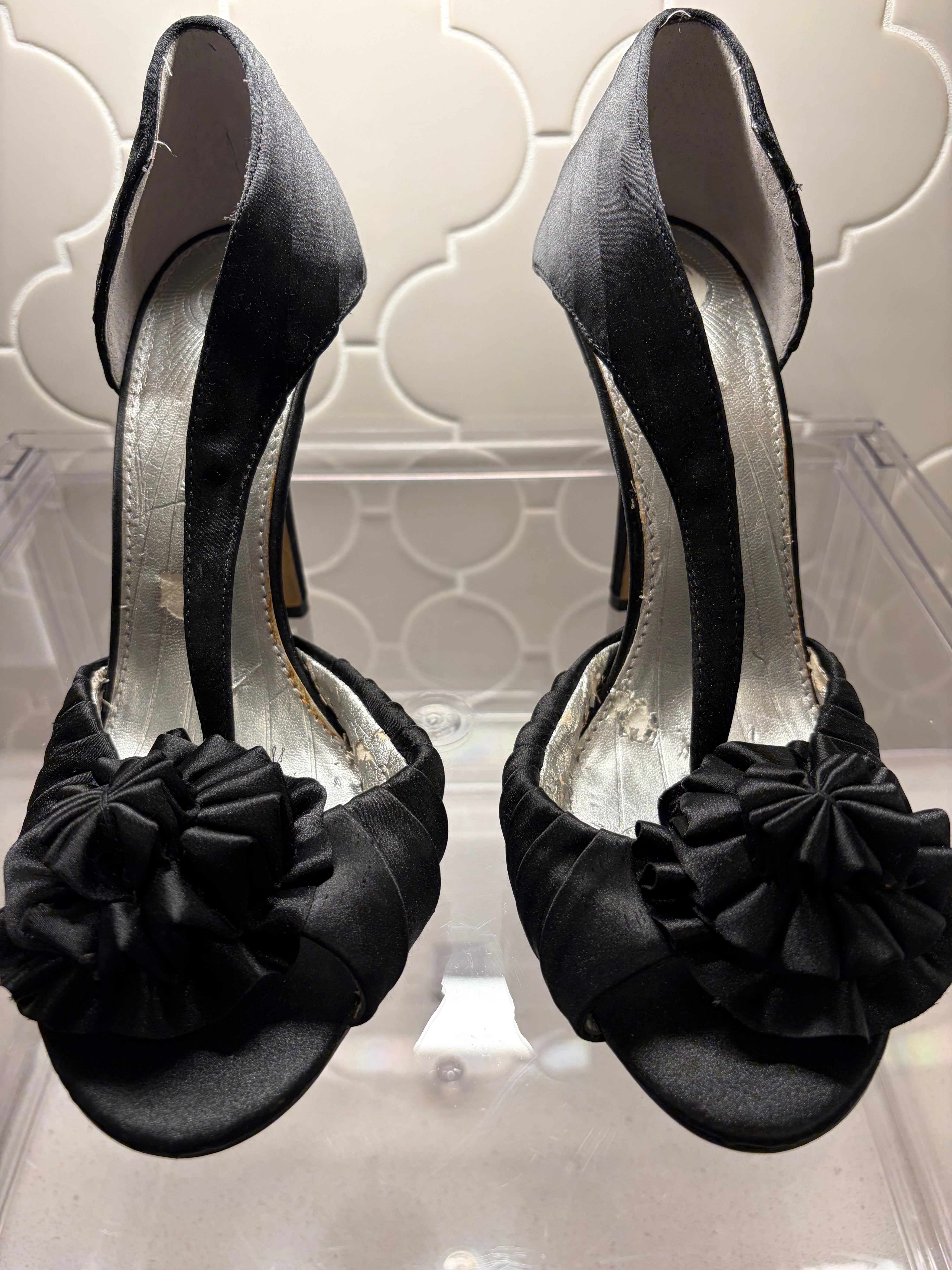 Max Studio Satin Floral Pump