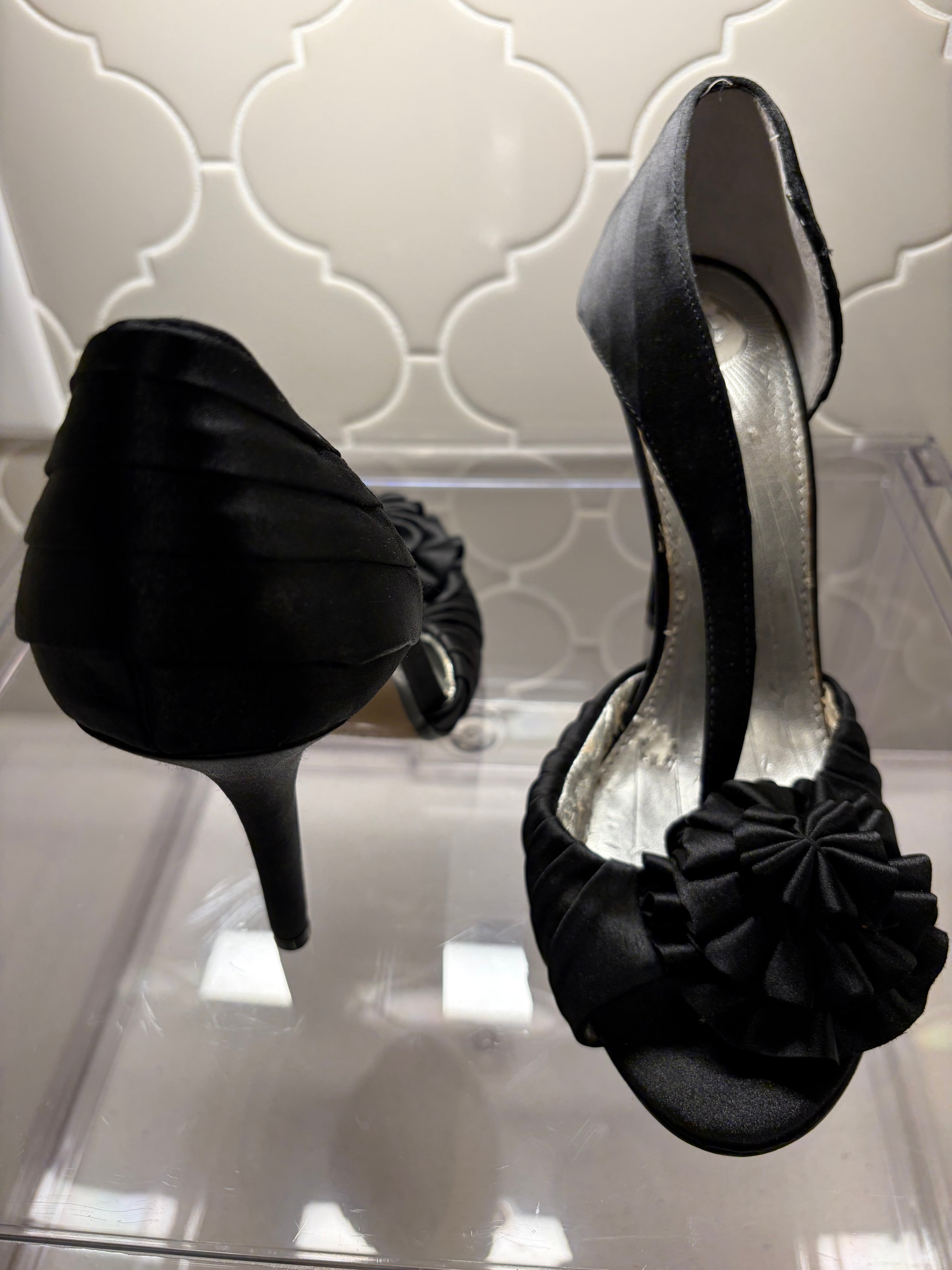 Max Studio Satin Floral Pump
