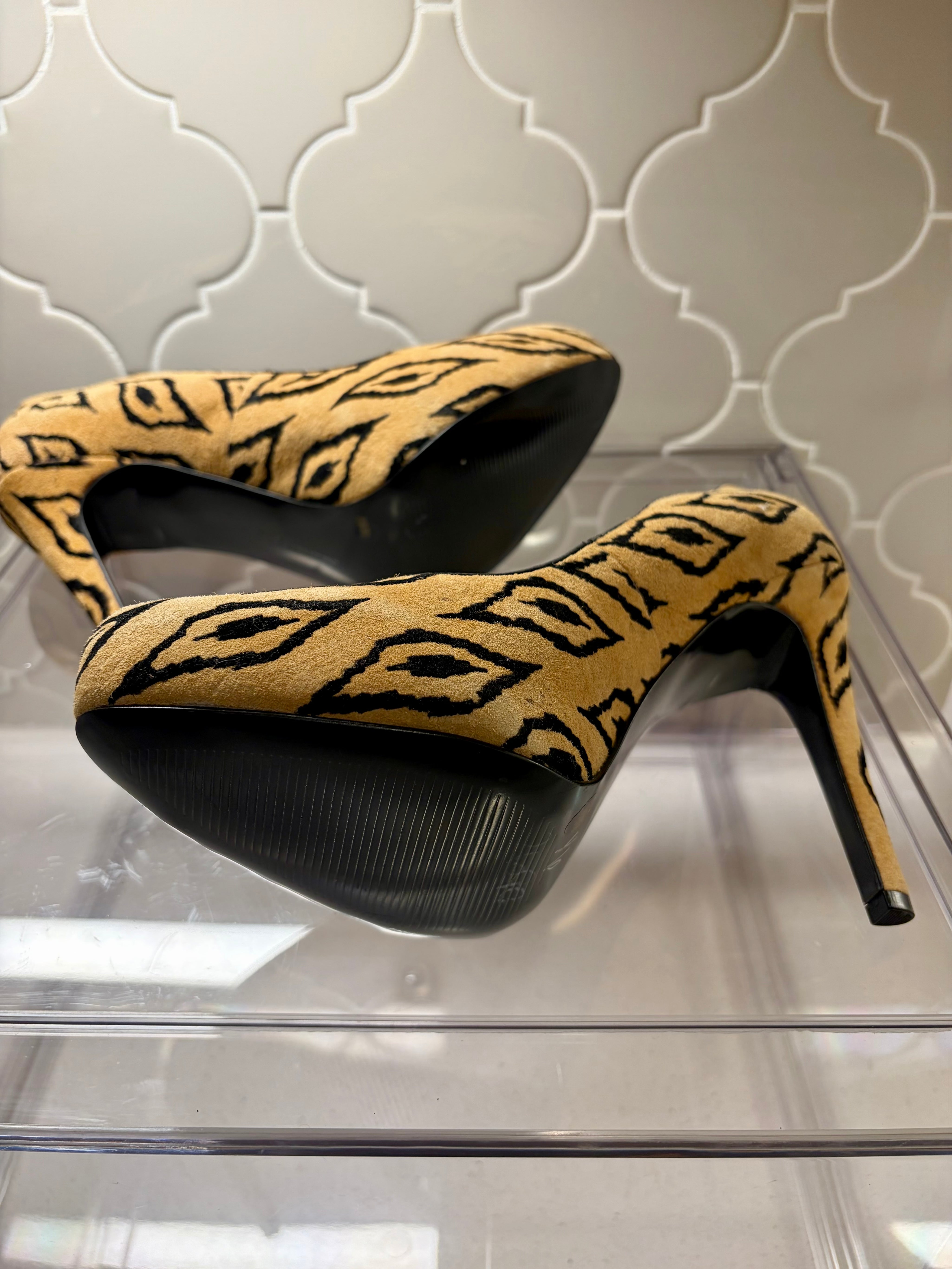 BCBG Generation Suede Print Pump